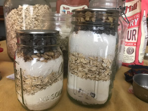 layers in the cookie in a mix jar